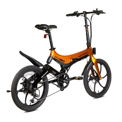 Izdelek na sliki je električno kolo znamke MS Energy, model i20. Kolo ima kompakten in športen dizajn, z značilnimi širokimi pnevmatikami in zložljivo konstrukcijo. Vidni so tudi ergonomski ročaji in udoben sedež, kar omogoča udobno vožnjo. Barvna kombinacija črne in oranžne barve daje kolesu sodoben videz.