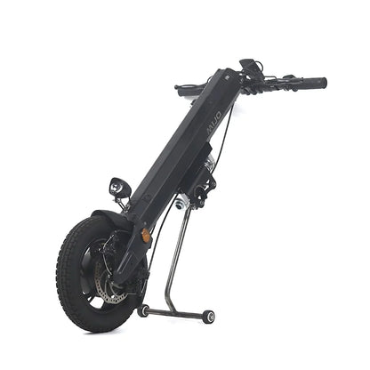 Izdelek na sliki je električni skiro znamke Mijo, model MT01. Na sliki je prikazan skiro v pokončnem položaju, z vidno sprednjo kolo, zavorami in lučmi. Ima kompakten in minimalističen dizajn, kar omogoča enostavno shranjevanje in prenašanje.