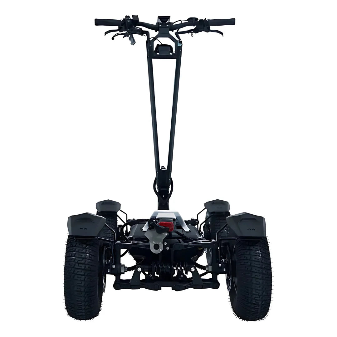 Sprednji pogled električnega skiroja Teverun Tetra 4x4, ki prikazuje njegovo robustno zasnovo in pnevmatike.