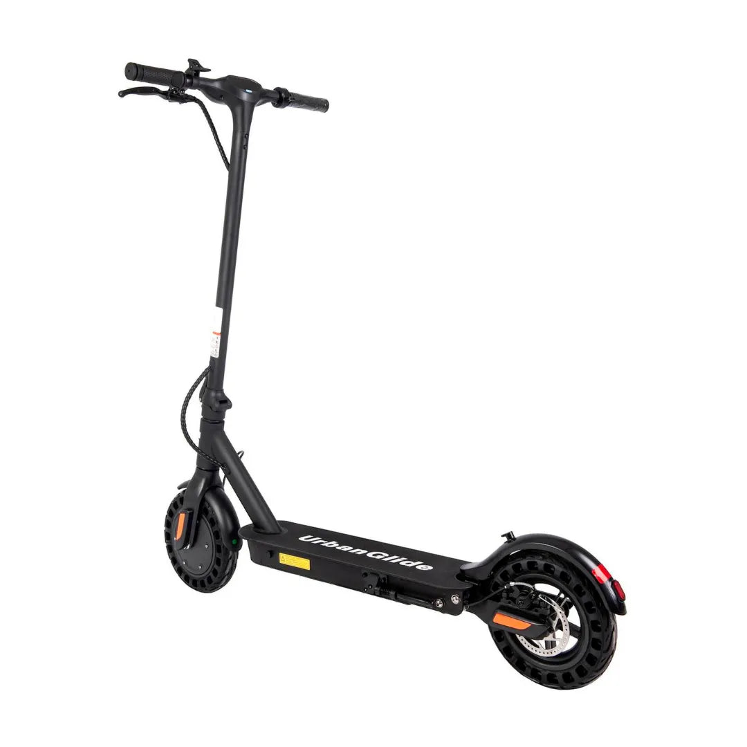 Električni skiro Urbanride 100xs v črni barvi, ki prikazuje njegovo elegantno obliko in robustna kolesa.