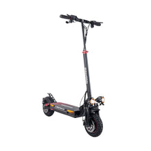 Električni skiro Urbanride E Cross Max 2x2 z robustnimi pnevmatikami in dvojnimi žarometi.