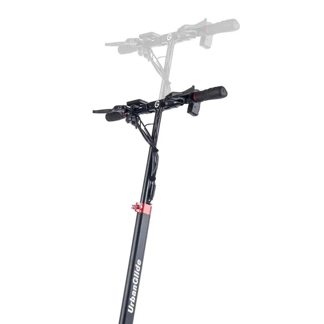 Električni skiro Urbanride E Cross Pro 2, prikazuje krmilo in eleganten dizajn.