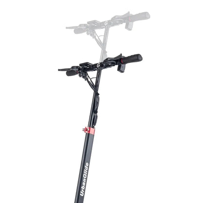 Električni skiro Urbanride E Cross Pro 2, prikazuje krmilo in eleganten dizajn.