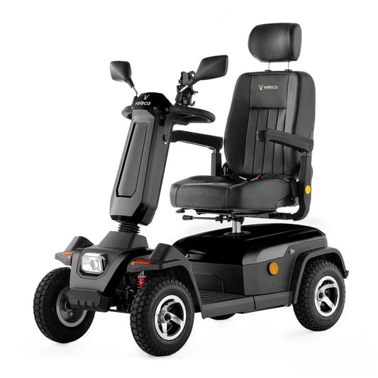 Električni mobilni voziček Veleco Sharpy z elegantno črno obliko in udobnim sedežem.