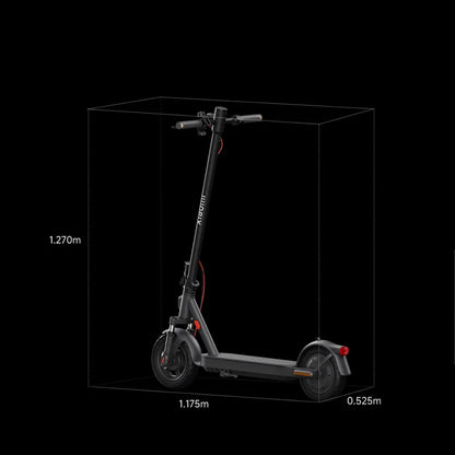 Izdelek na sliki je električni skiro znamke Xiaomi, model Elite. Na sliki je prikazan skiro v črni barvi, ki je postavljen v tridimenzionalni okvir, kar prikazuje njegove dimenzije. Vidni so ročaji, kolesa ter platforma za stojo, kar daje občutek o njegovi zasnovi in velikosti.