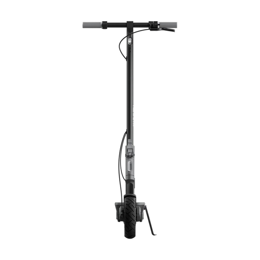 Sprednji pogled električnega skiroja Xiaomi 4 Ultra, ki prikazuje njegovo elegantno obliko in krmilo.