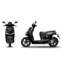 Električni skuter Yadea Fierider v elegantni črni barvi, ki prikazuje sodoben dizajn in funkcije.