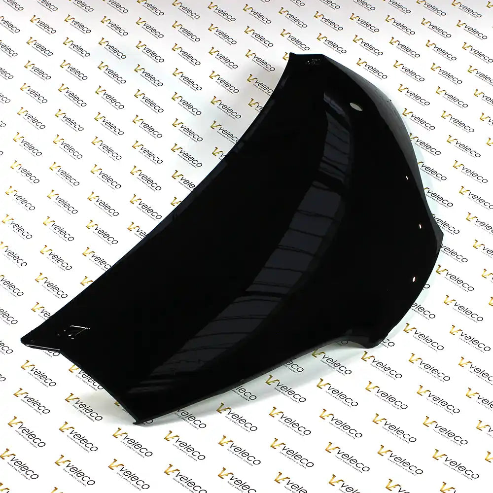 Pokrov pod sprednjim oknom črn Advene