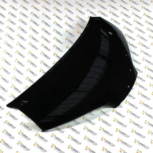 Pokrov pod sprednjim oknom črn Advene