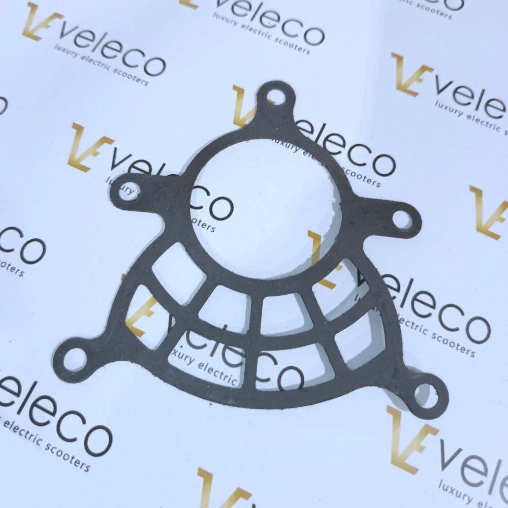 Univerzalno tesnilo med motorjem in motorjem