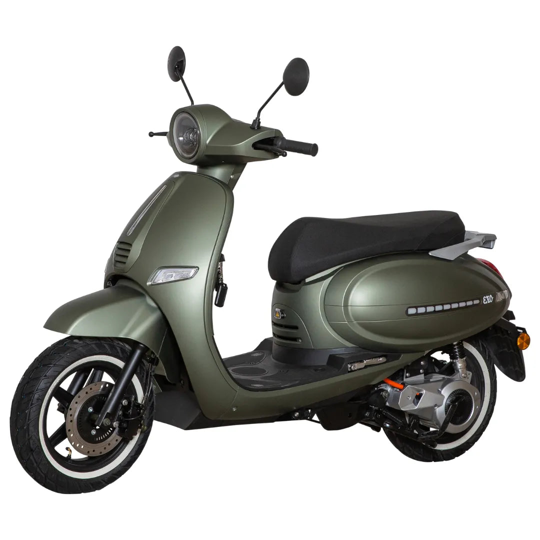 Električni skuter Efo Et5000 v elegantnem zelenem dizajnu, ki prikazuje njegove moderne funkcije.