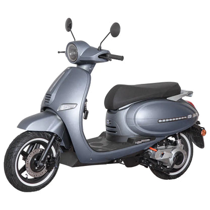 Električni skuter Efo Et5000 v elegantni sivi obliki, z udobnim sedežem in modernim slogom