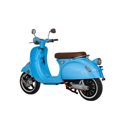 Električni skuter Efo Ev3000 v modri barvi z rjavim sedežem in retro dizajnom, parkiran s strani.