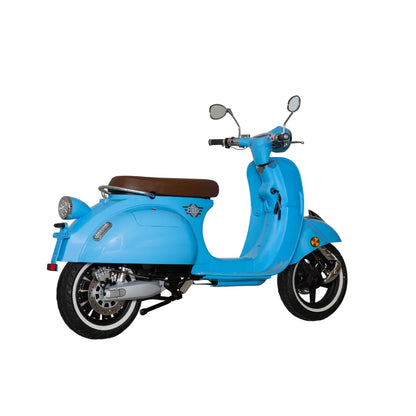 Električni skuter Efo Ev3000 v svetlo modri barvi z rjavim sedežem, ki prikazuje retro dizajn.