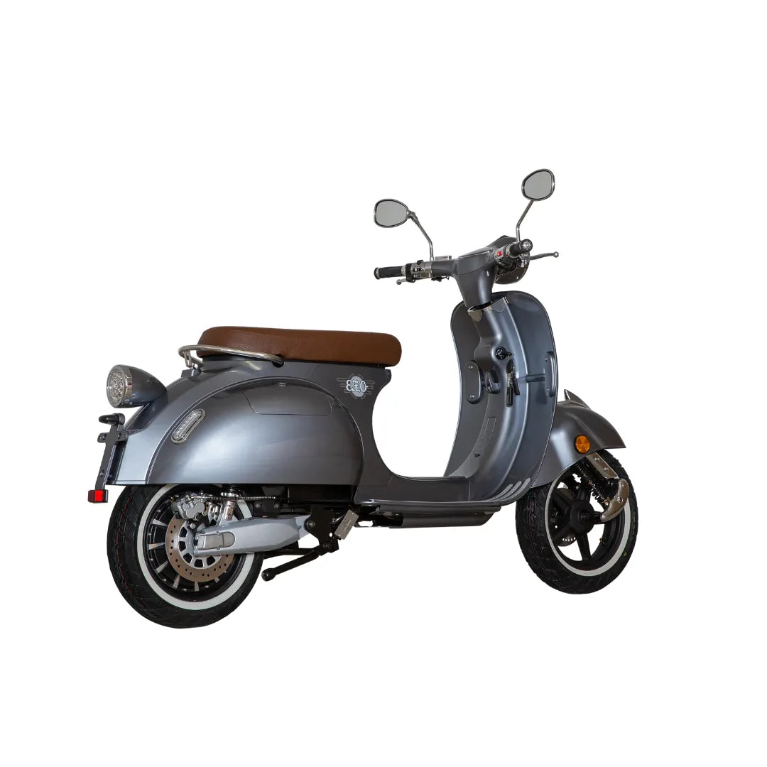 Električni skuter Efo Ev3000 v elegantni sivi barvi z rjavim sedežem in modernim dizajnom.