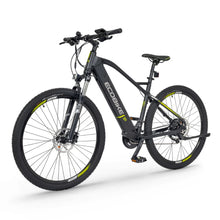 Električno kolo Ecobike Sx 5, elegantno sivo gorsko kolo z zelenimi poudarki in debelimi gumami.