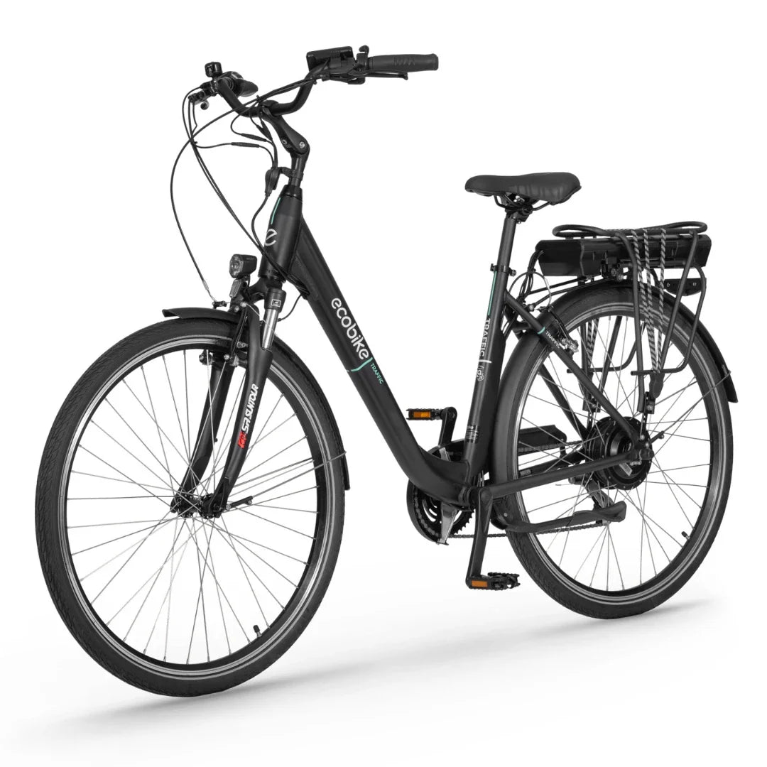 Izdelek na sliki je električno kolo znamke Ecobike. Kolo ima udoben okvir z nizkim prečnim členom, kar olajša vstop in izstop. Opremljeno je z električnim motorjem in baterijo na zadnjem nosilcu, kar omogoča enostavno vožnjo po mestnih ulicah. Na sprednjem delu so vidni krmilo in ročaji, ki omogočajo nadzor nad kolesom. Kolo je zasnovano za udobno in praktično vožnjo.