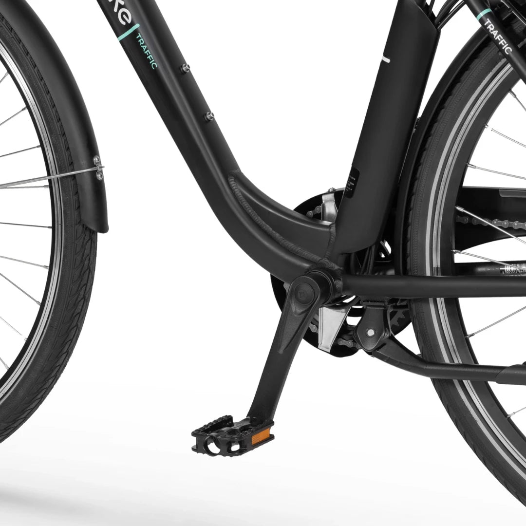 Od blizu posnet Električno kolo Ecobike Traffic, ki prikazuje okvir in pedala.